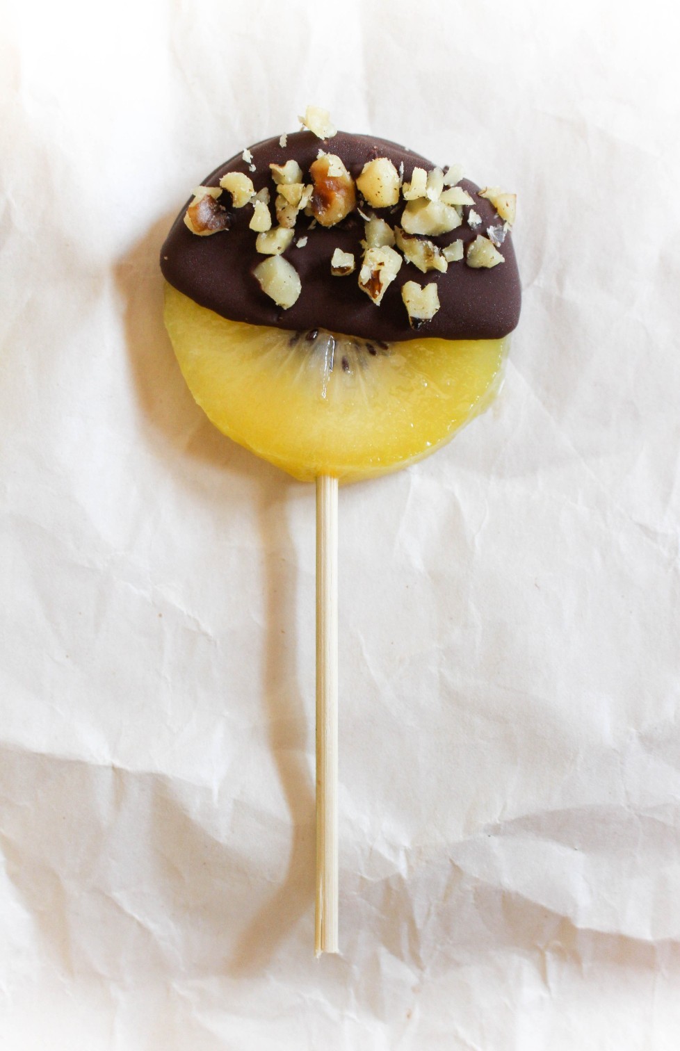 Chocolate Covered Kiwi Pops via RDelicious Kitchen @rdkitchen