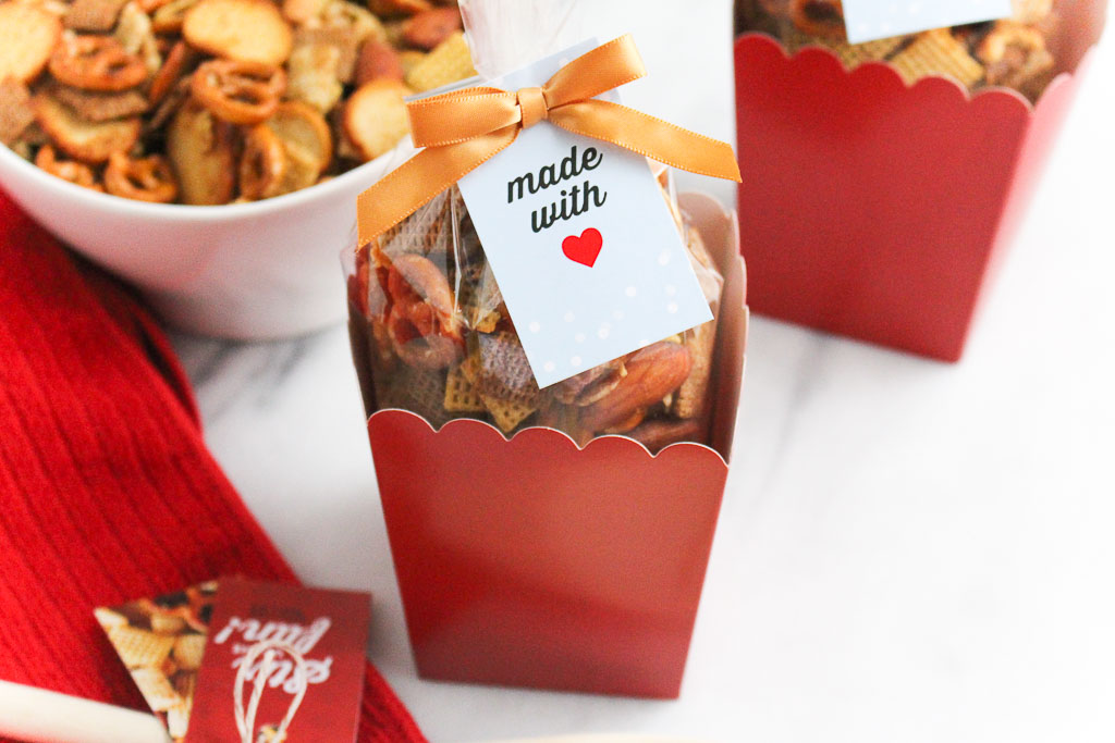 DIY Chex Party Mix via RDelicious Kitchen @RD_Kitchen #chex #chexmix #cereal #snack #savory #DIY #gift #DIYgift #appetizer